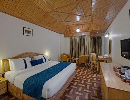 Honeymoon Hotel in Manali: The Perfect Romantic Escape in the Himalayas